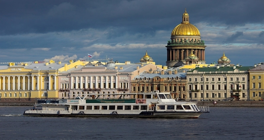 St. Petersburg Turu & Moskova I THY ile I 4 Gece 6 Gün