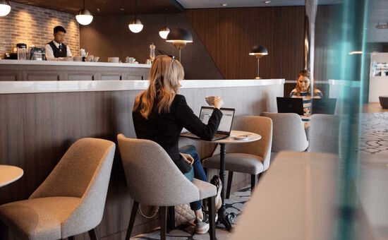 Kuşadası Hareketli | Celestyal Discovery Yunan Adaları & Atina | 4 Gece 5 Gün