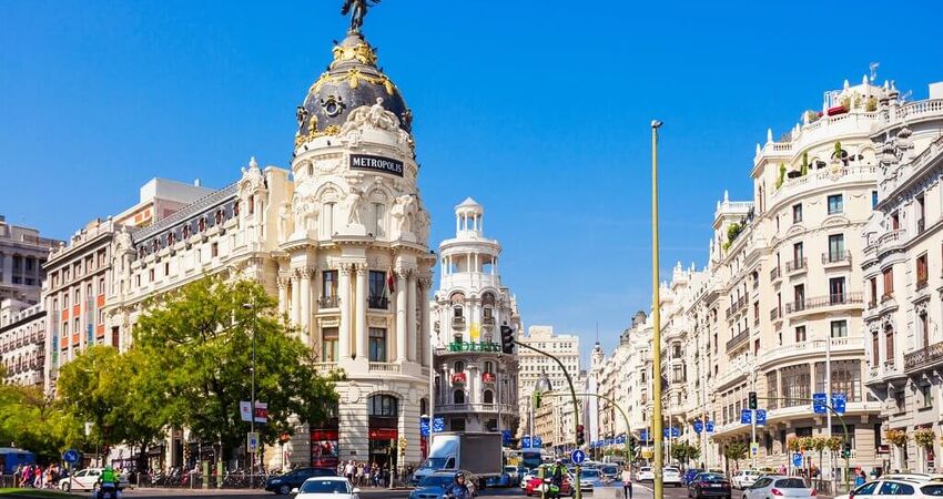 Ekspres İspanya Turu (BCN-MAD) I Pegasus HY ile I 4 Gece 5 Gün (2025 Kış Dönemi)