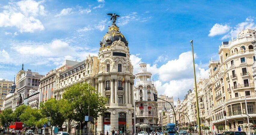 Sömestre Özel Ekspres İspanya Turu I 4 Gece 5 Gün I THY Ile  (MAD-BCN)