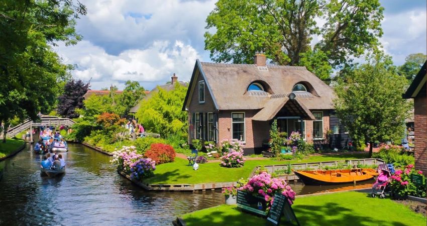 Muhteşem Benelüx &  Fransa &  Almanya Turu  |  İzmir Çıkışlı  |  7 Gece - 8 Gün  |  SunExpress ile