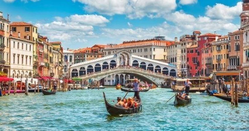 Büyük İtalya Ekspres Turu  |  THY ile  |  5 Gece  |  (FCO-VCE)  |  Kurban Bayramı Dönem 2026